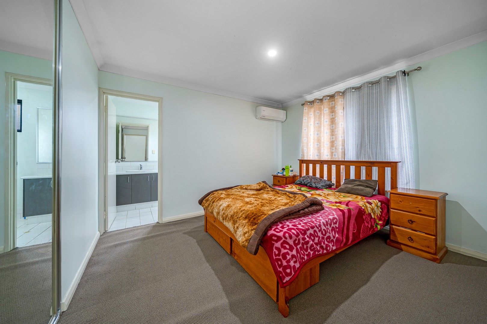 3 bedrooms Villa in 13/11 Hazlett Way CANNING VALE WA, 6155