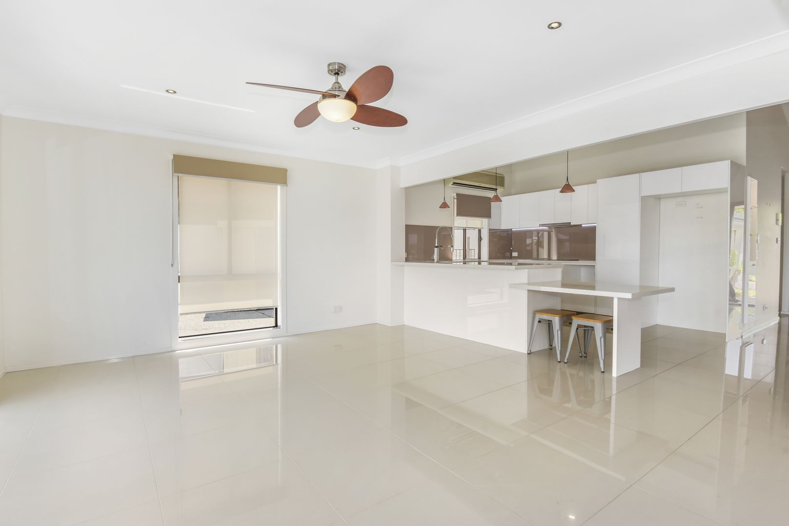 8 Balboa Court, Hollywell QLD 4216, Image 2