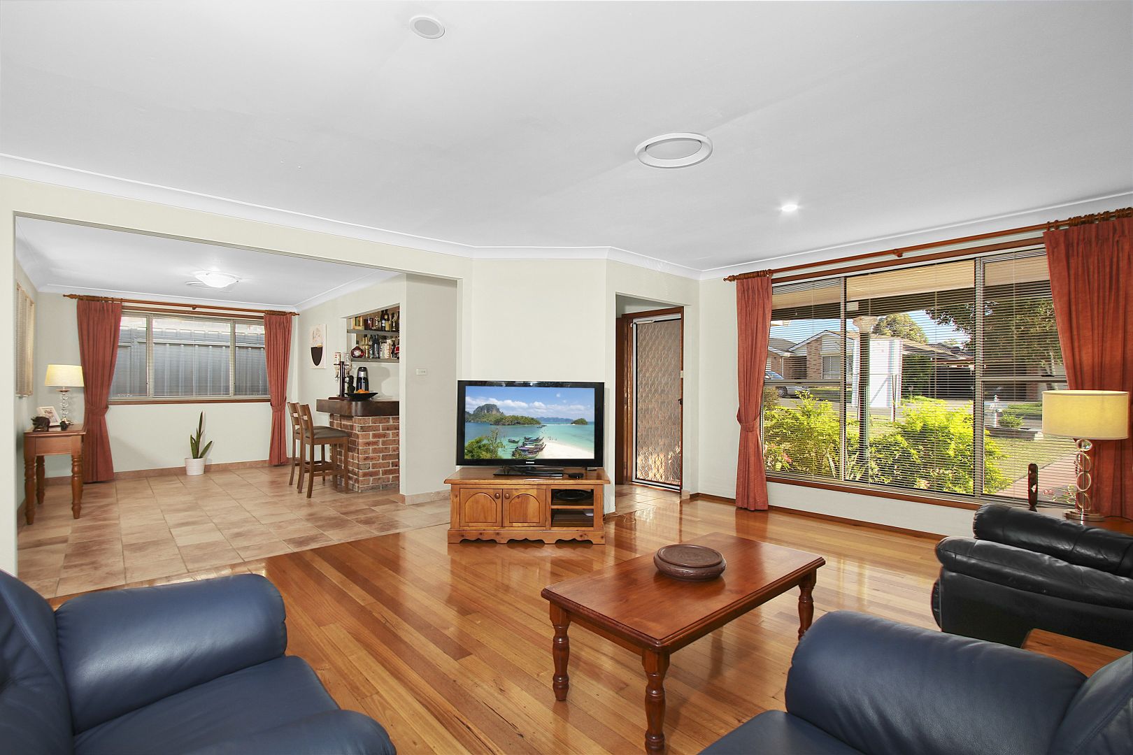 8 Mersey Close, Bossley Park NSW 2176, Image 1