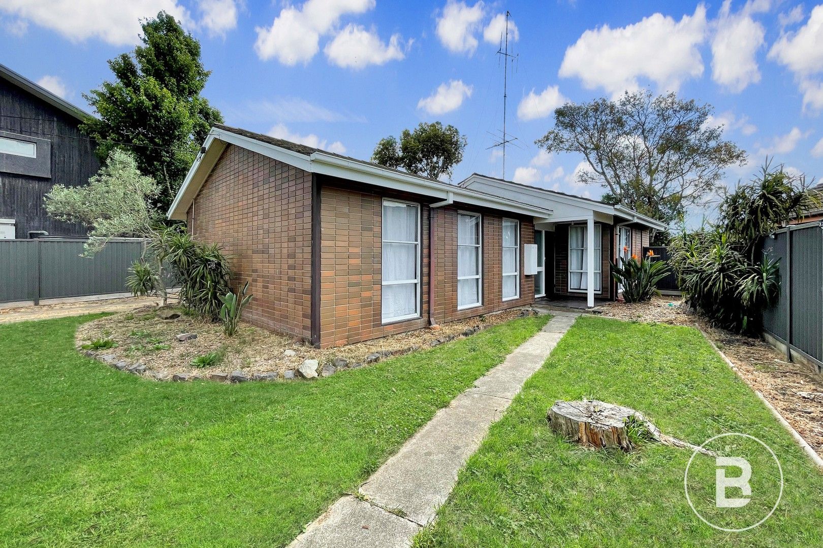 3 bedrooms House in 497 Gillies Street North WENDOUREE VIC, 3355