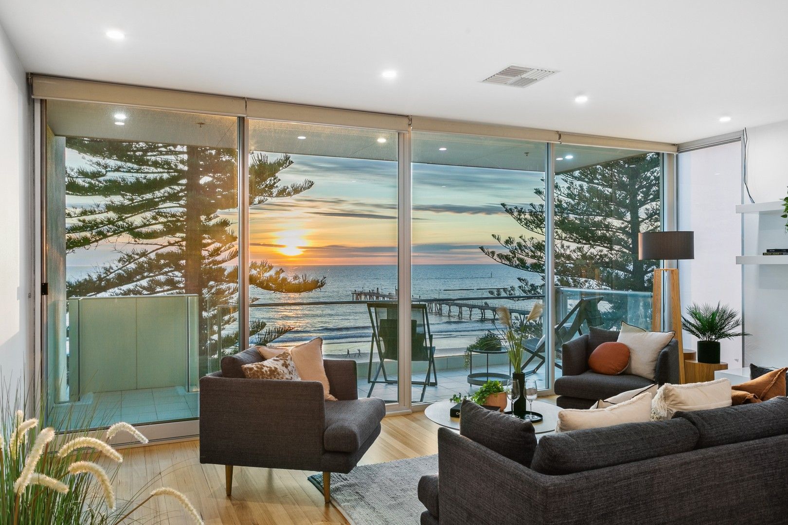 3 bedrooms Apartment / Unit / Flat in 17/2-4 South Esplanade GLENELG SA, 5045