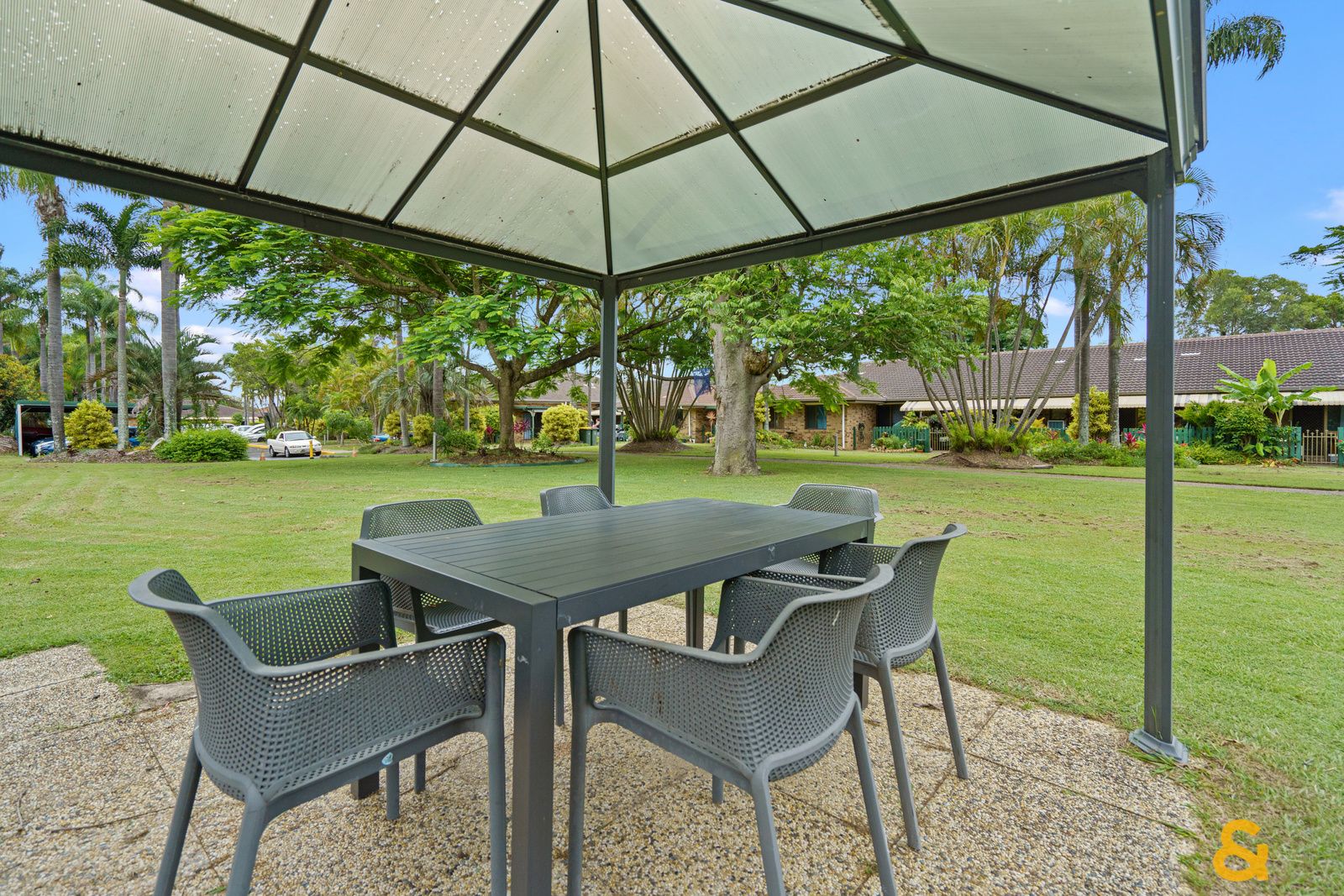 52/15 Carmichael Court, Wynnum West QLD 4178, Image 2