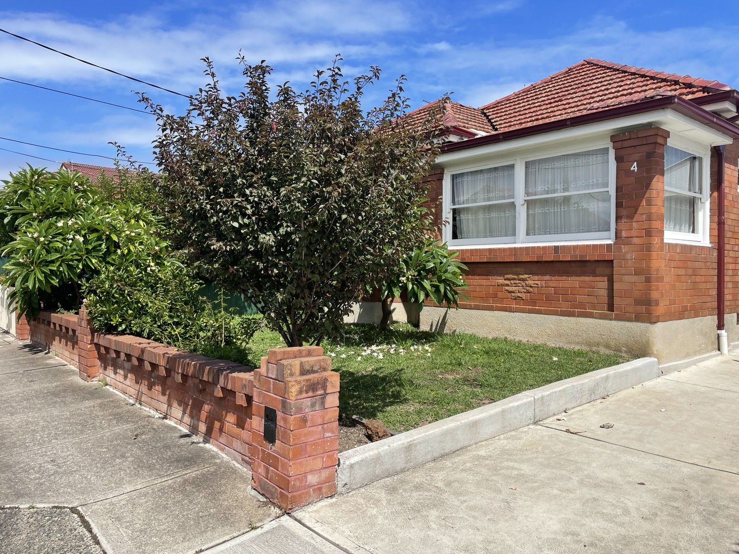 2 bedrooms House in 4 Doris Avenue EARLWOOD NSW, 2206