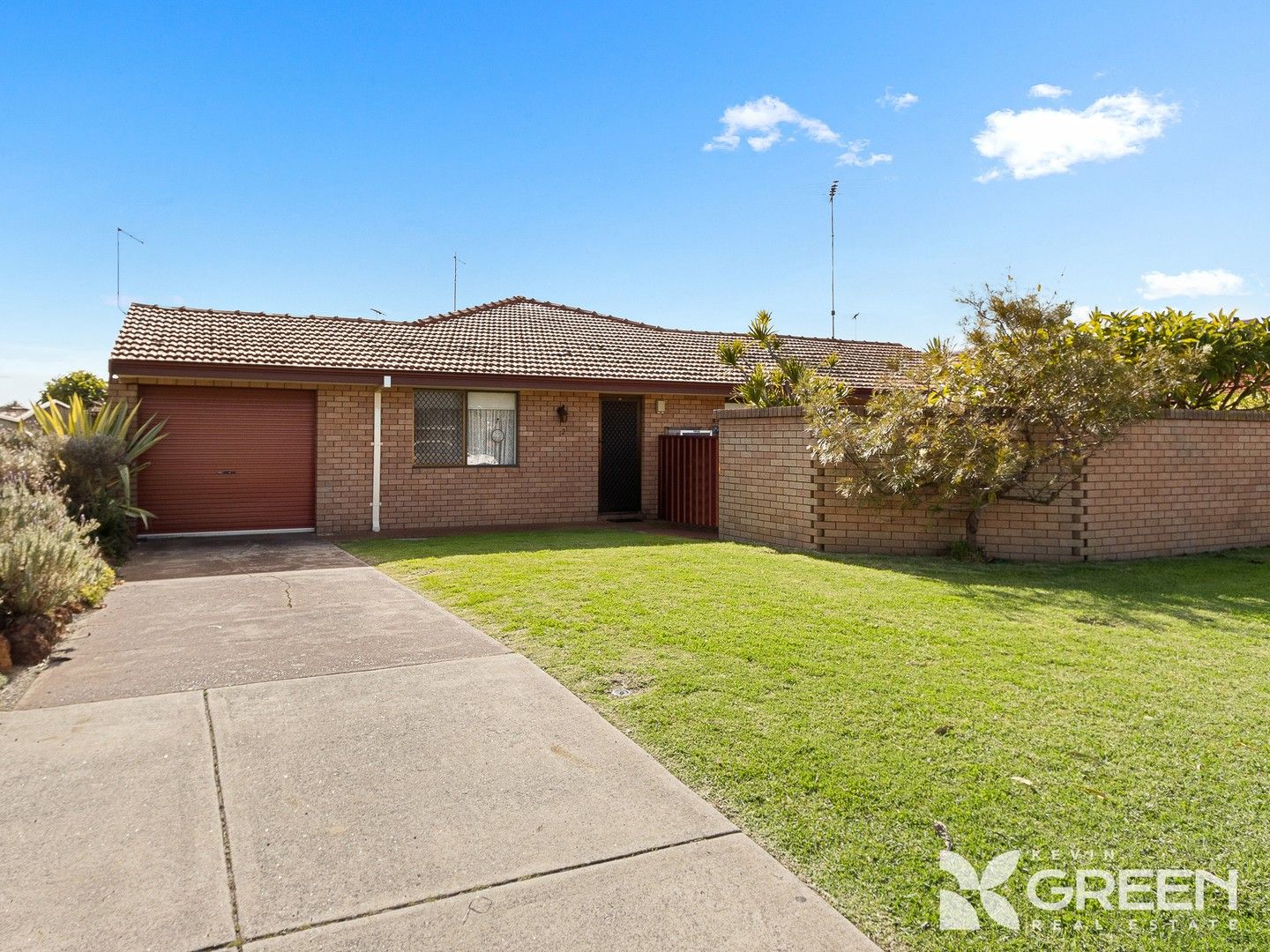 2/12 Creery Street, Dudley Park WA 6210, Image 0