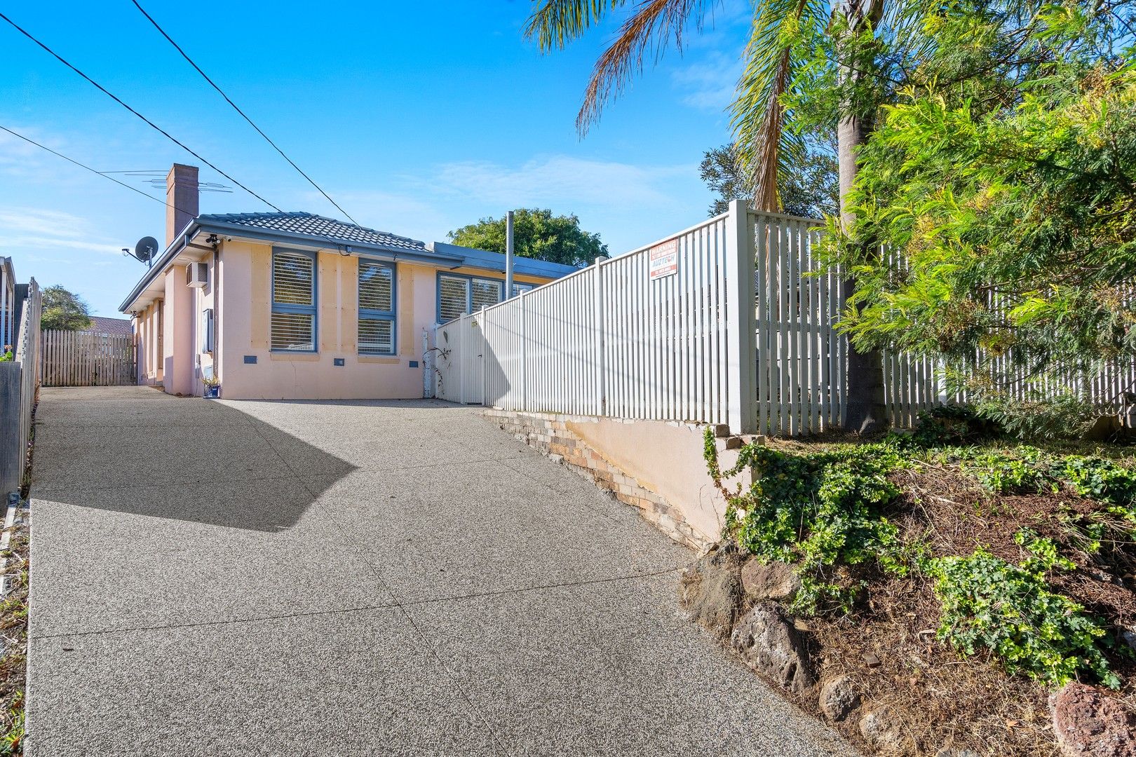 3 bedrooms House in 23 Byrne Crescent WATSONIA NORTH VIC, 3087