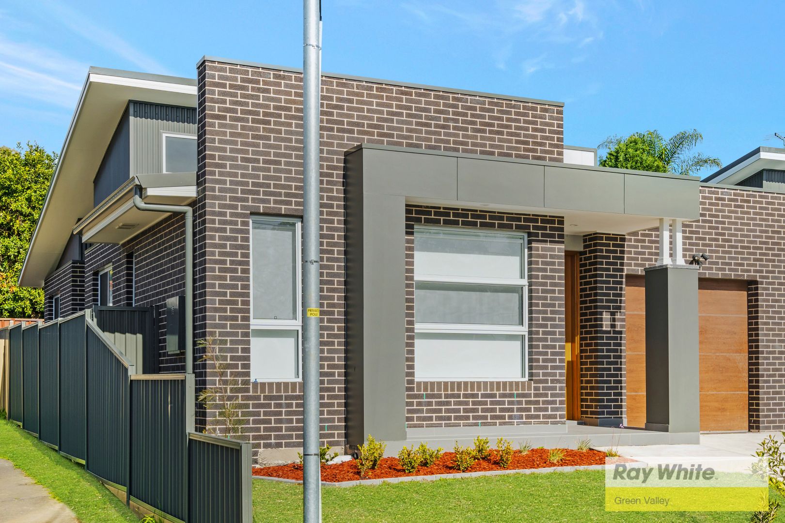 1/16 Kaluga Street, Busby NSW 2168, Image 2