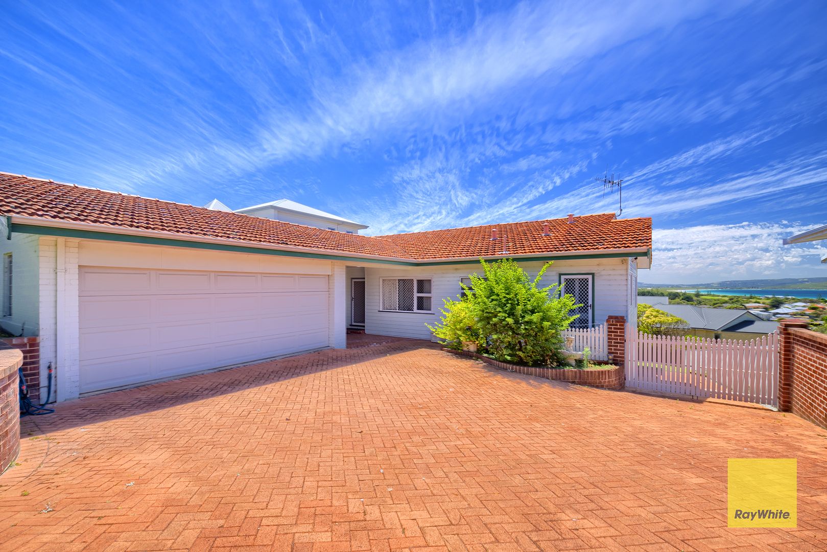 60 Wylie Crescent, Middleton Beach WA 6330, Image 2