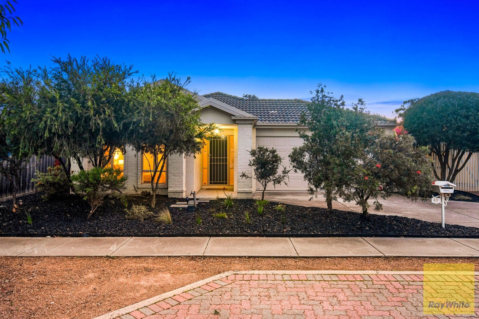 4 bedrooms House in 42 Tennyson Drive TRUGANINA VIC, 3029