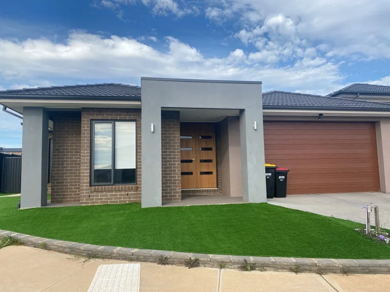 64 Diamond Parade, Cobblebank VIC 3338