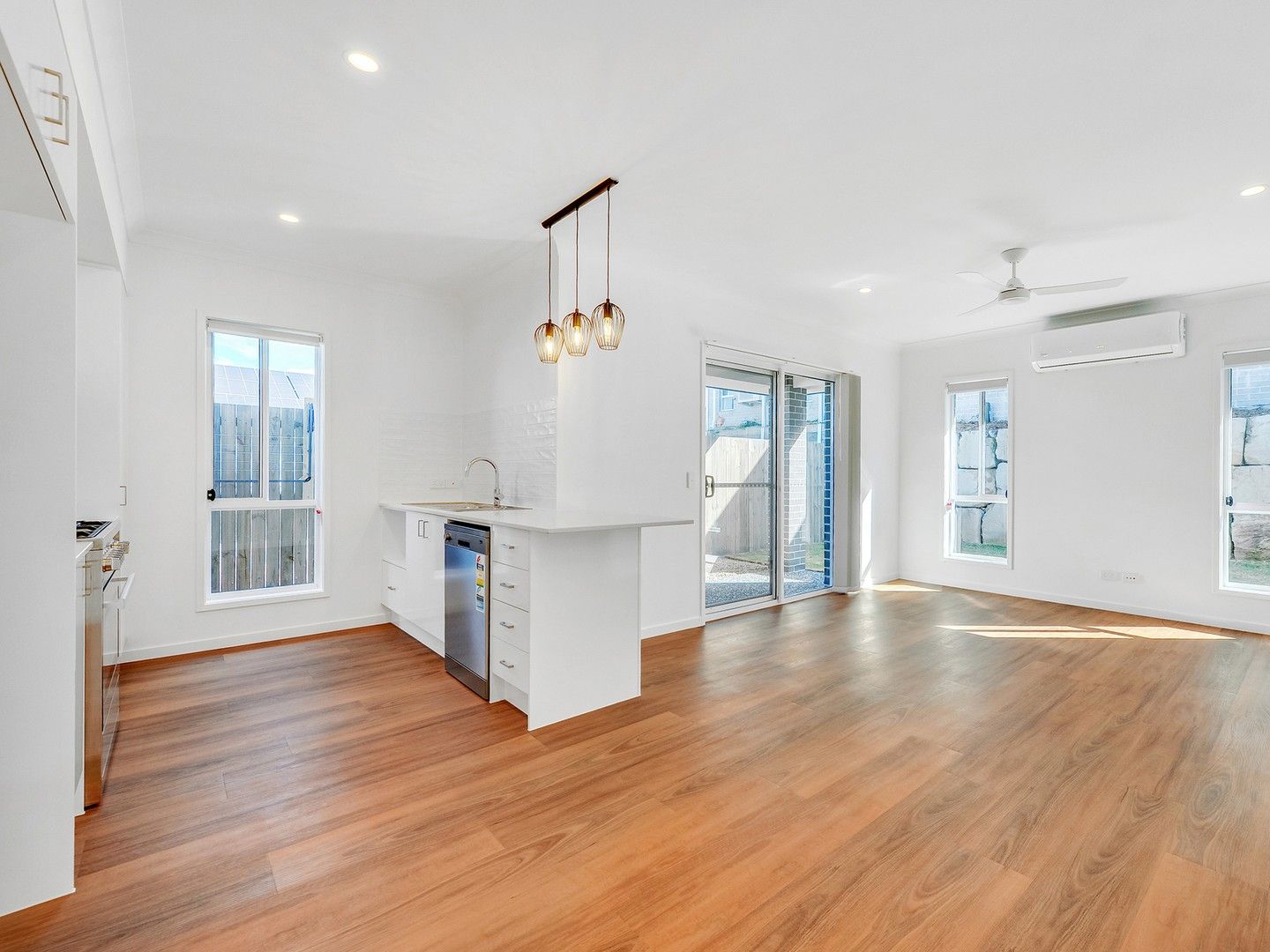 4 bedrooms House in 1 First Street HOLMVIEW QLD, 4207