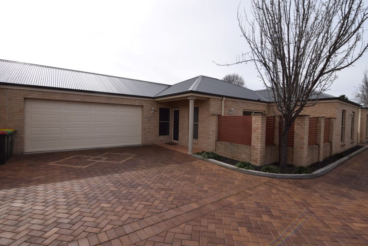 3 bedrooms Villa in 20c Durham Street BATHURST NSW, 2795