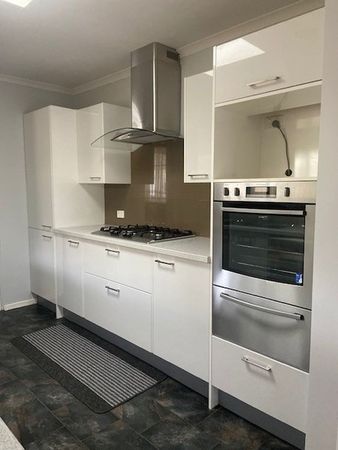 4 bedrooms House in 51 Essex Park Drive ENDEAVOUR HILLS VIC, 3802