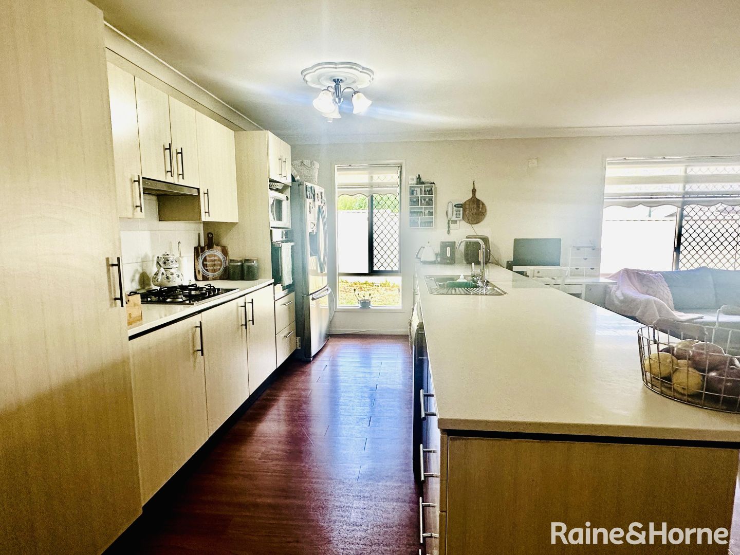 22 Bobbie Street, Parkinson QLD 4115 House For Rent 750 Domain