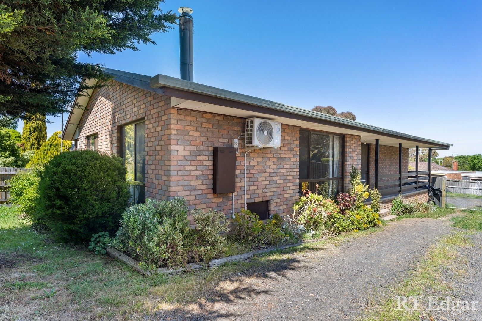 3 bedrooms House in 21 Castles Crescent KYNETON VIC, 3444
