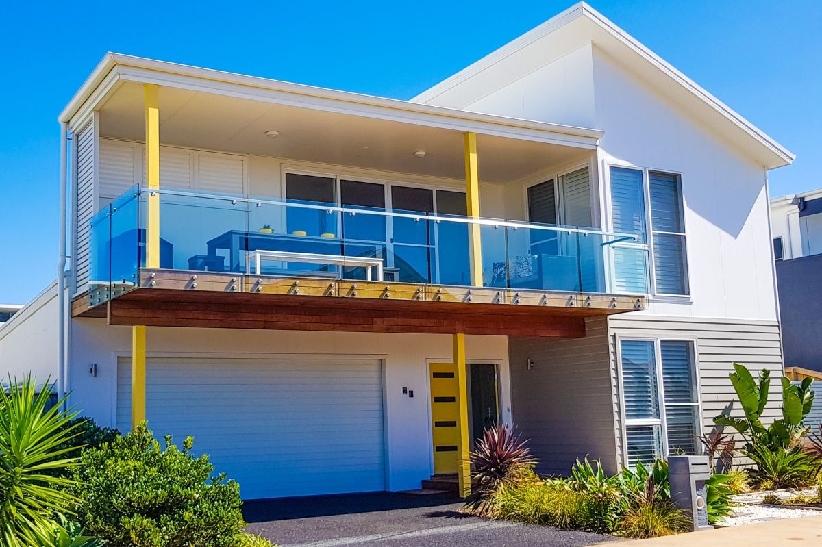 28 Seaside Circuit, Caves Beach NSW 2281, Image 0