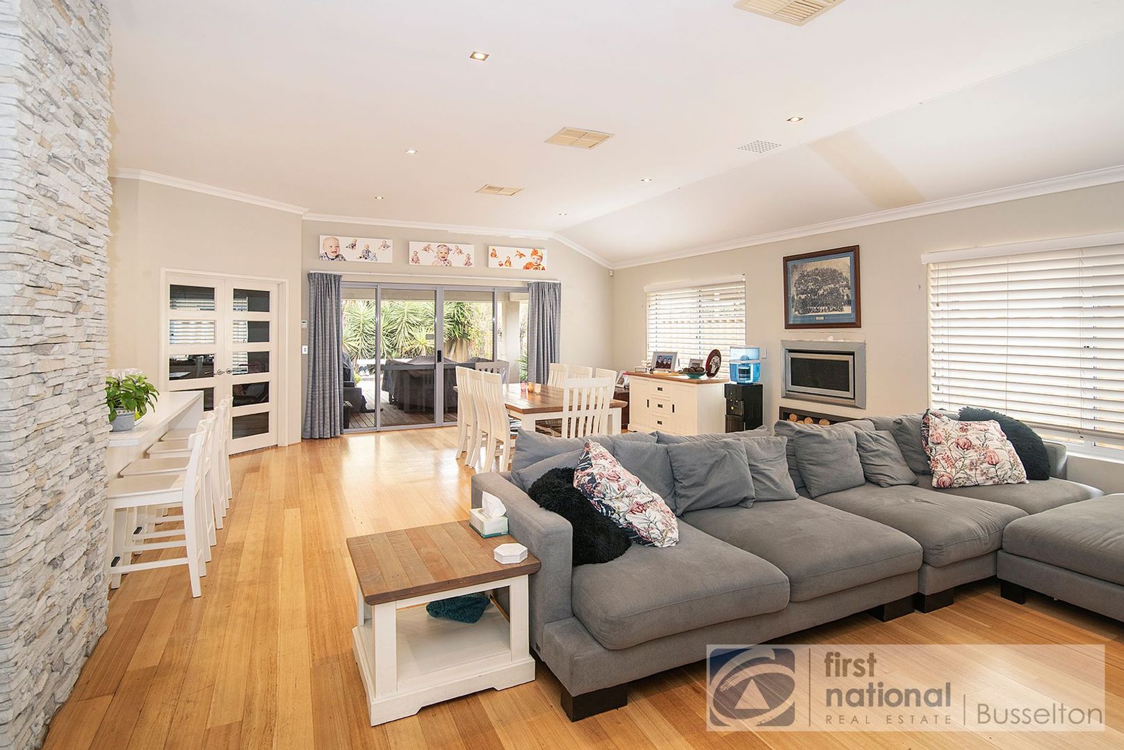 10 Matisse Way, Yalyalup WA 6280, Image 2