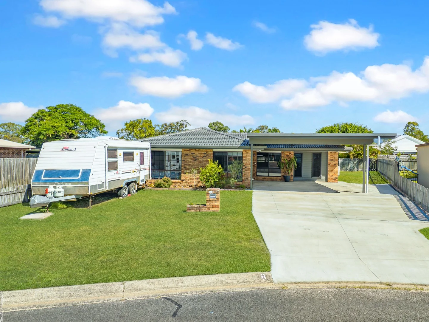 8 Golden Court, Kawungan QLD 4655