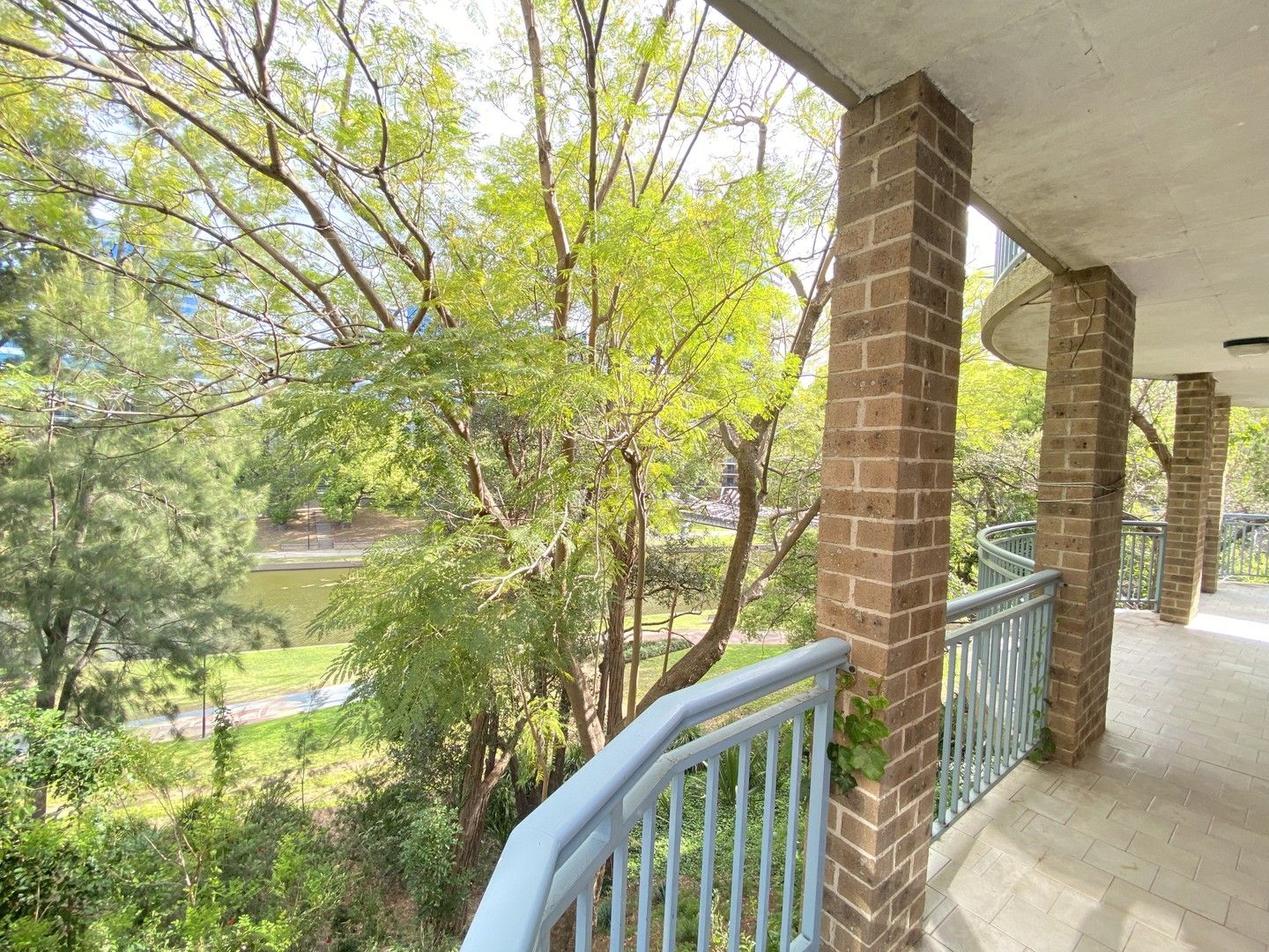2 bedrooms Apartment / Unit / Flat in 2/5 Robertson St PARRAMATTA NSW, 2150