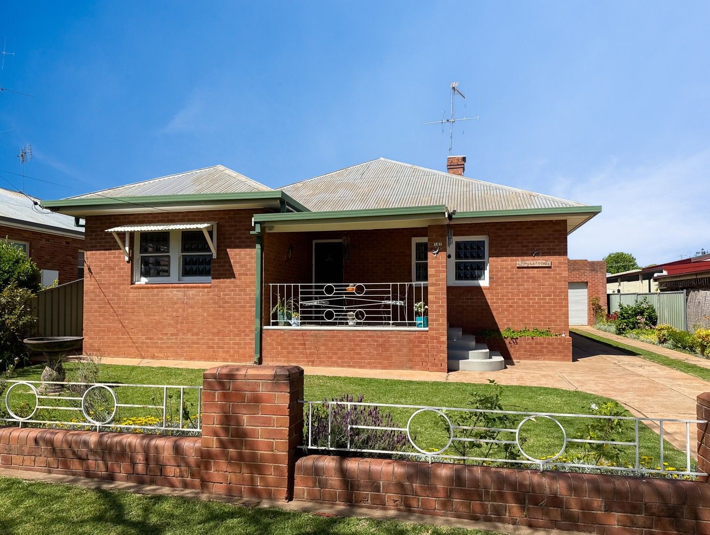 4 bedrooms House in 141 Currajong Street PARKES NSW, 2870