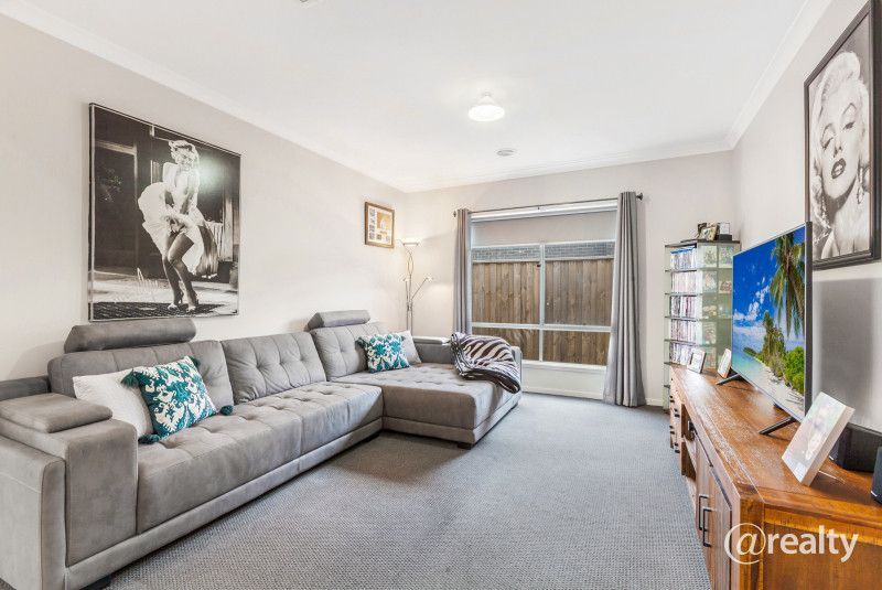 37 Cascade Drive, Beveridge VIC 3753, Image 2