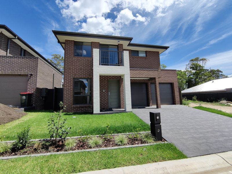 4 bedrooms House in 10 Vito Glade RIVERSTONE NSW, 2765