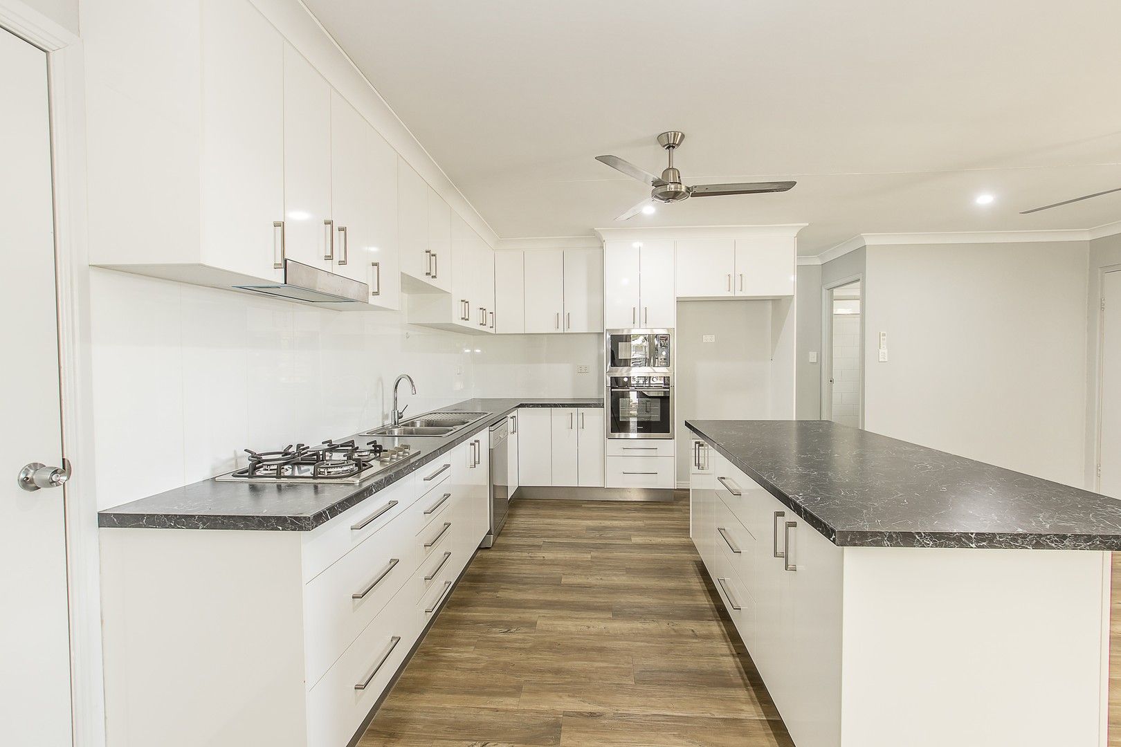 4 bedrooms House in 1 Gatwick Street BURDELL QLD, 4818