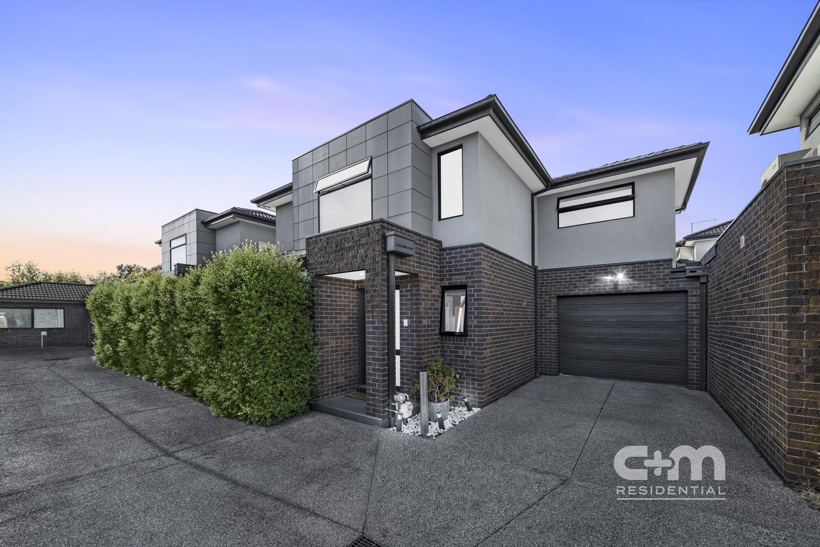 3 bedrooms Townhouse in 2/3 Bristol Road PASCOE VALE VIC, 3044