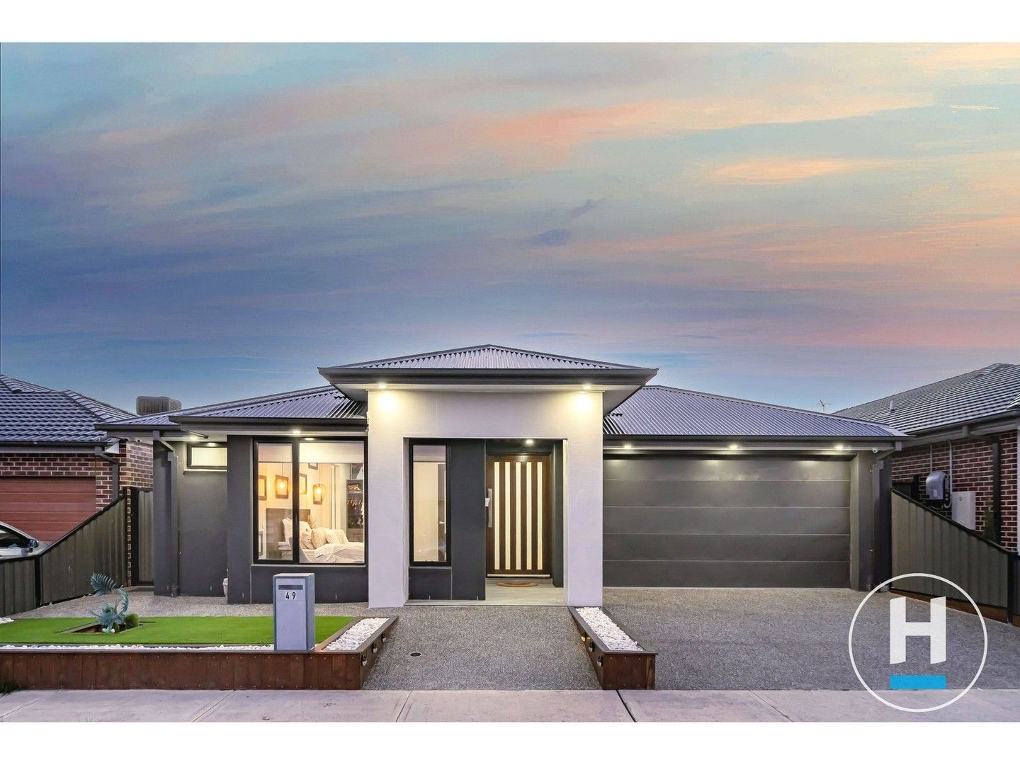 4 bedrooms House in 49 Featherwood Crescent CRAIGIEBURN VIC, 3064