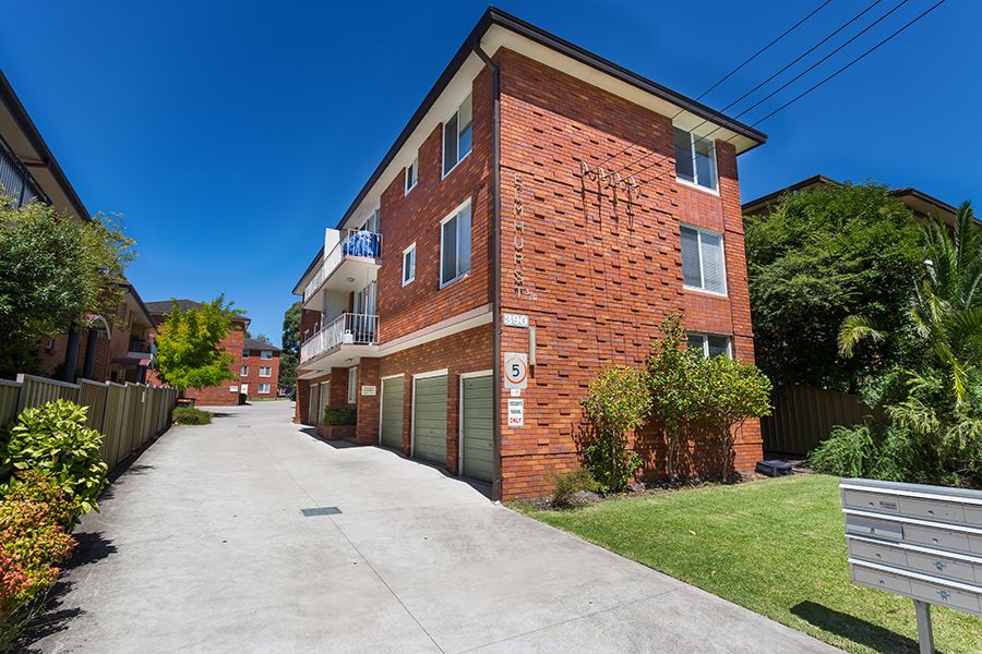 2 bedrooms Apartment / Unit / Flat in 21/390 Port Hacking Road CARINGBAH NSW, 2229