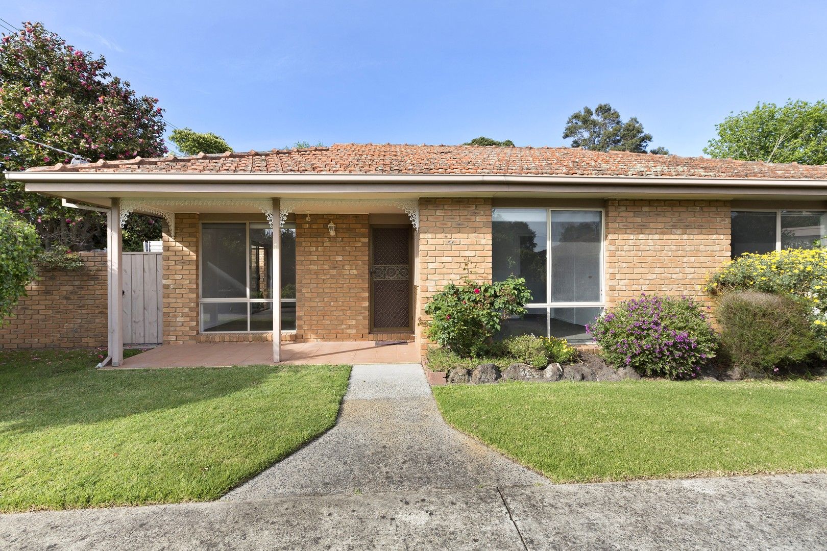 2 bedrooms Villa in 1/48 Yuille Street FRANKSTON VIC, 3199