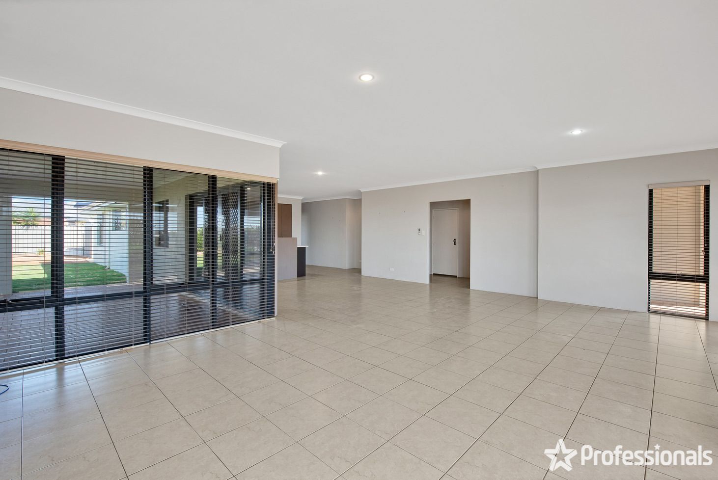 10 Defiance Corner, Wandina WA 6530, Image 2