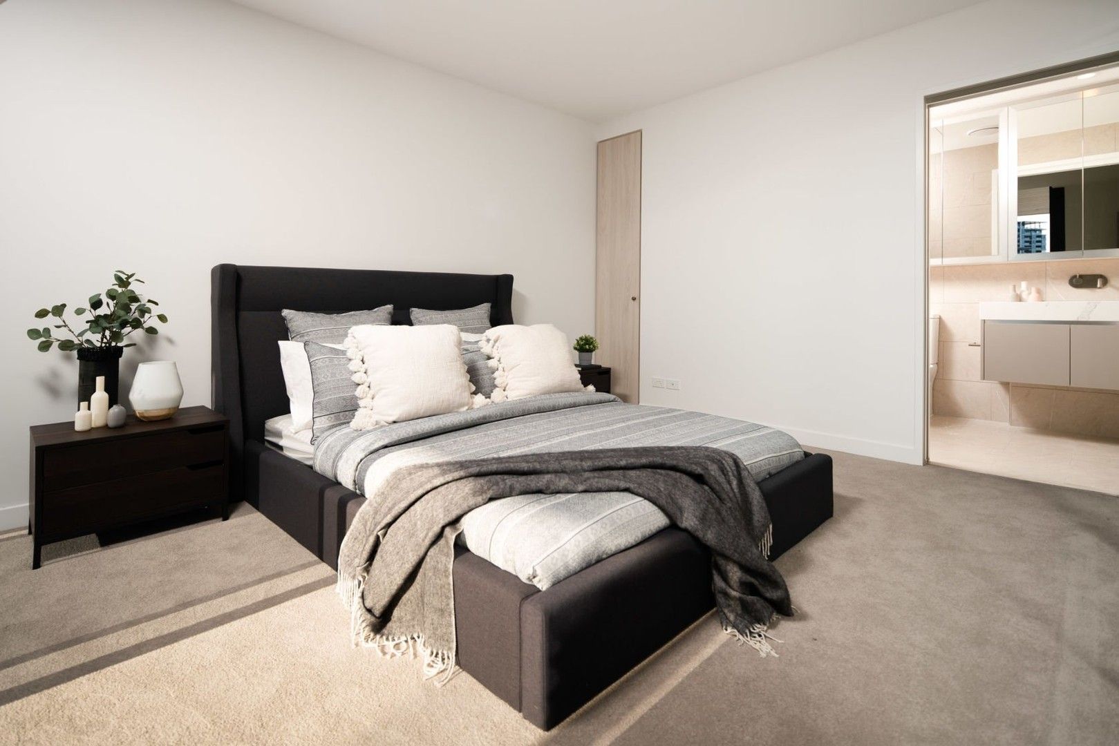 2 bedrooms Apartment / Unit / Flat in  MARIBYRNONG VIC, 3032