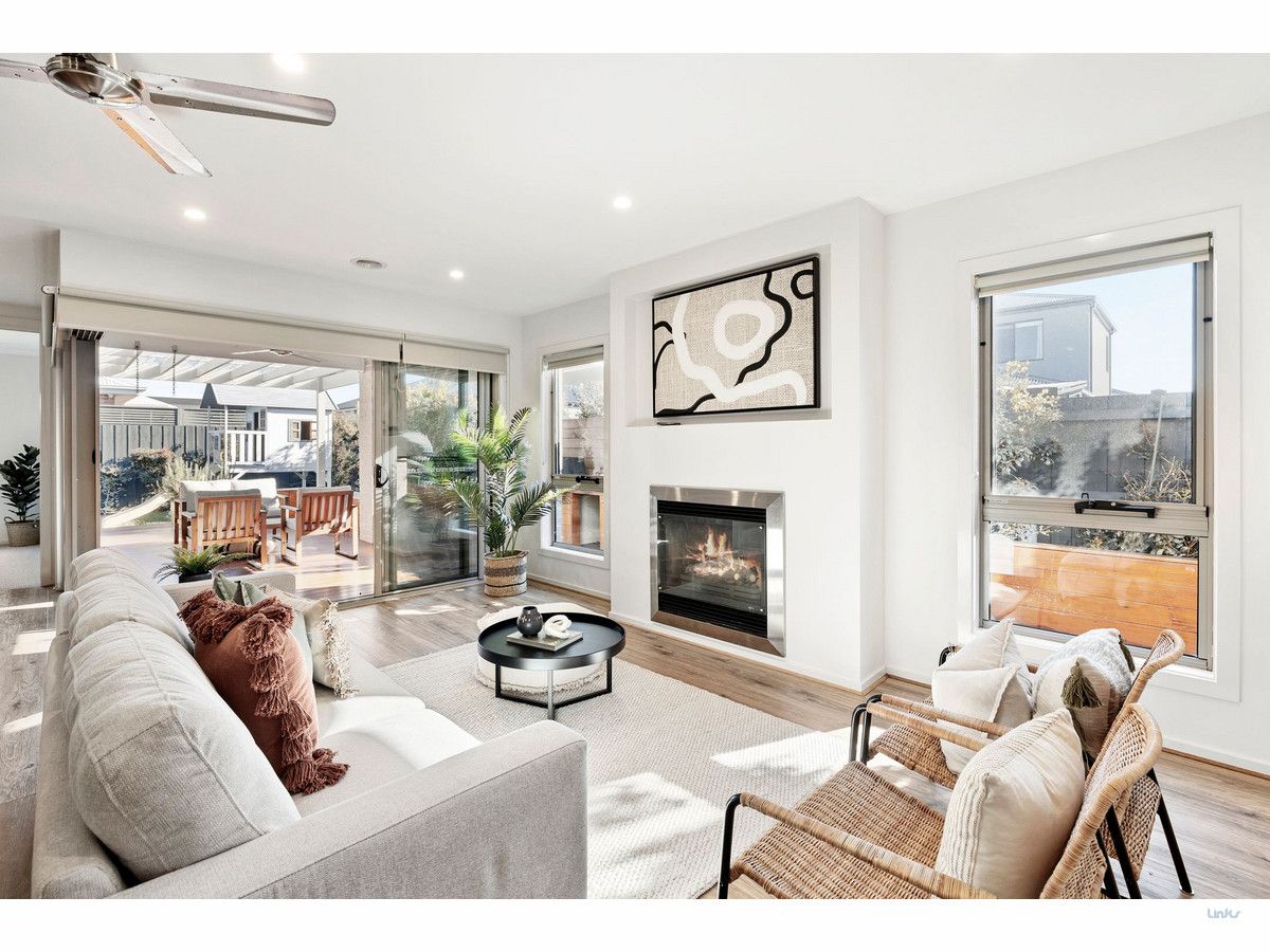 4 bedrooms House in 9 Glassy Way TORQUAY VIC, 3228