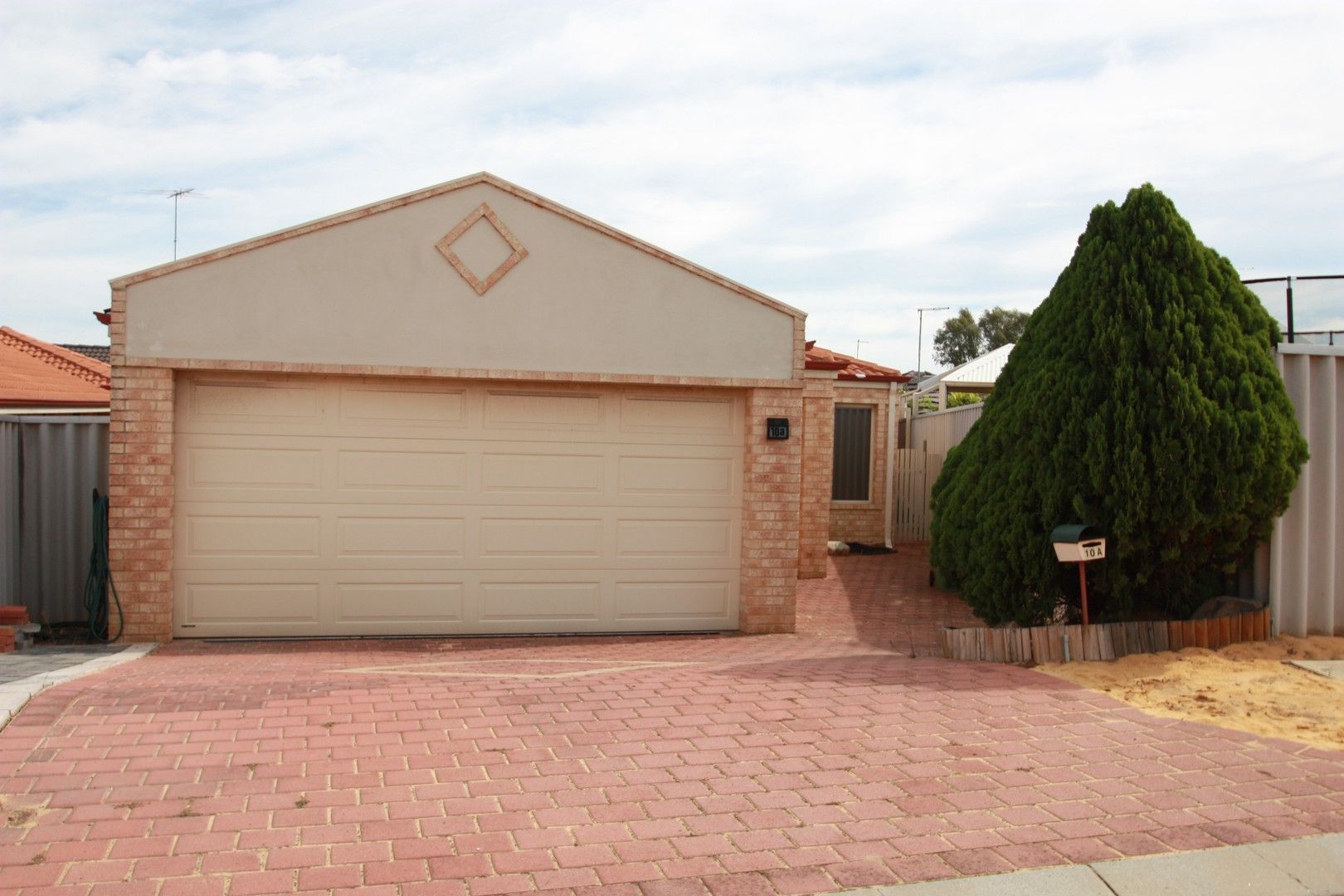 3 bedrooms House in 10A Orsulich Loop SPEARWOOD WA, 6163