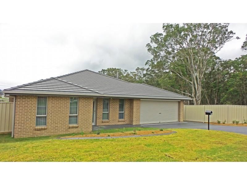4 bedrooms House in 9B Alata Crescent SOUTH NOWRA NSW, 2541