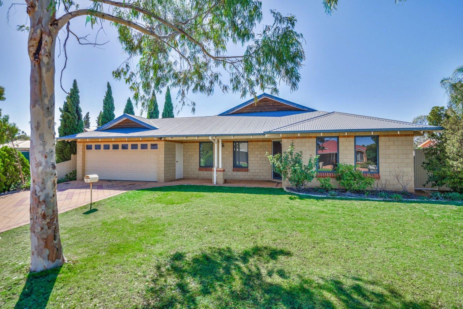 4 bedrooms House in 2 Blue Spec Way KALGOORLIE WA, 6430