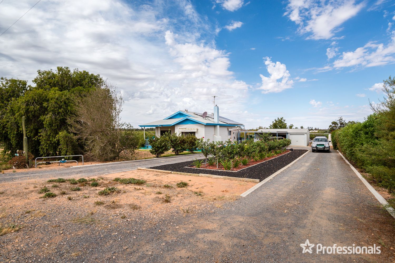 319 Westcliffs Avenue, Cardross VIC 3496, Image 2