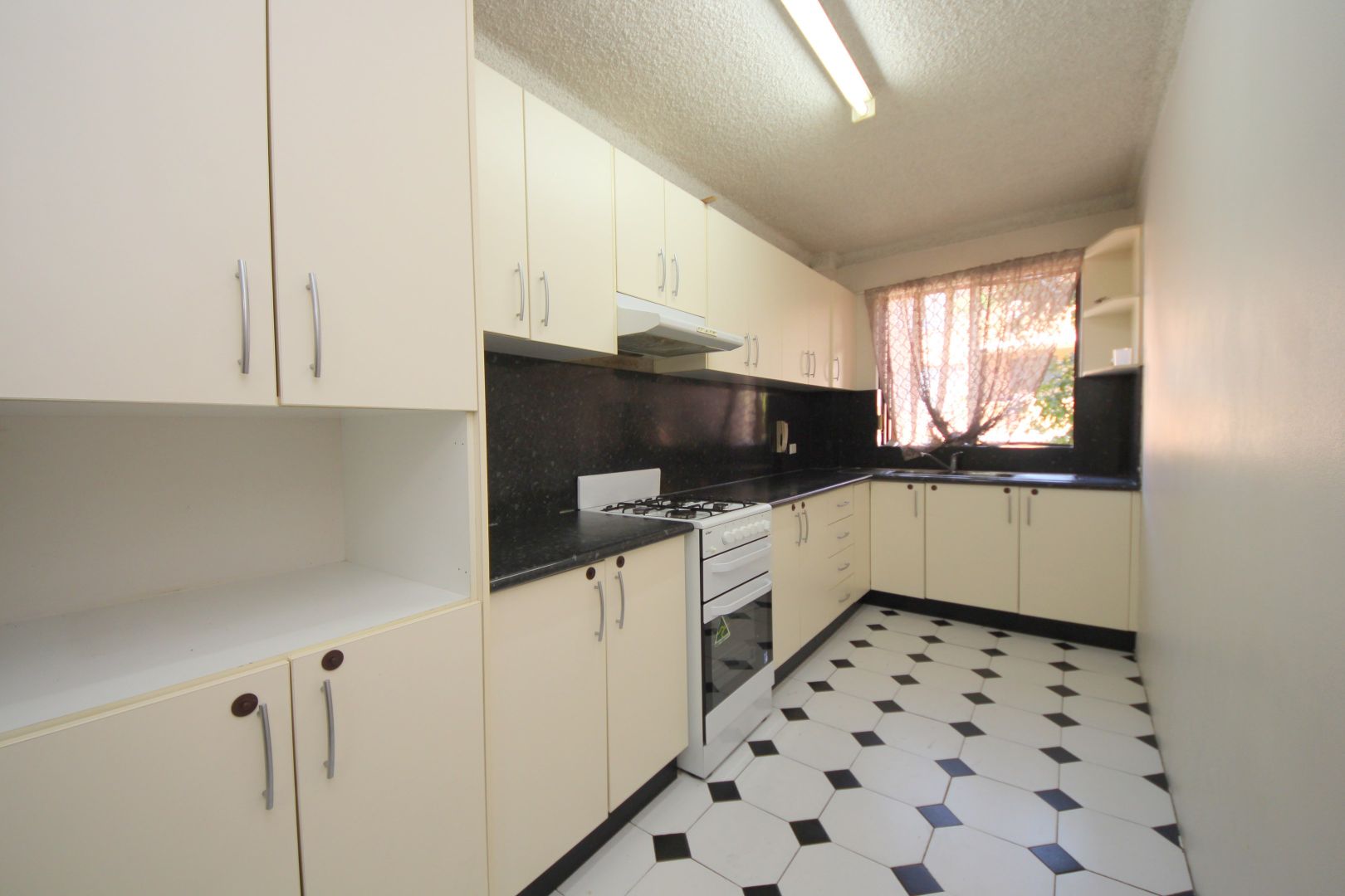 22/8-12 Hixson Street, Bankstown NSW 2200, Image 2