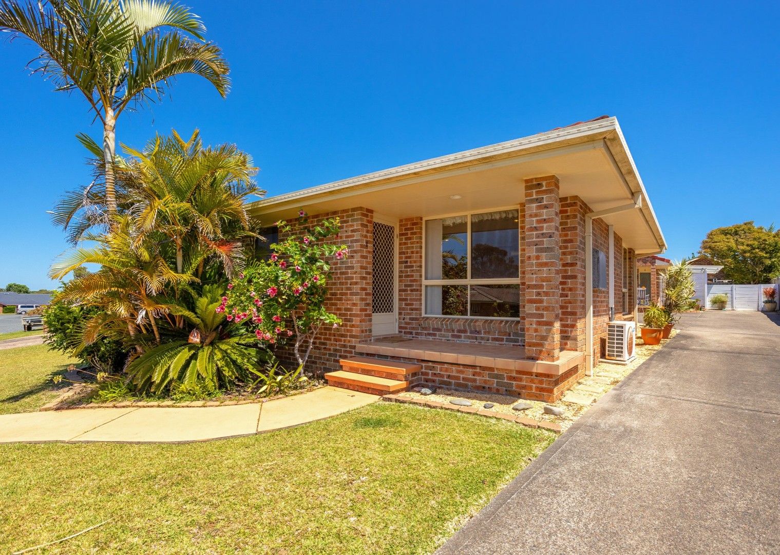 1/9 Carrabeen Drive, Old Bar NSW 2430, Image 0