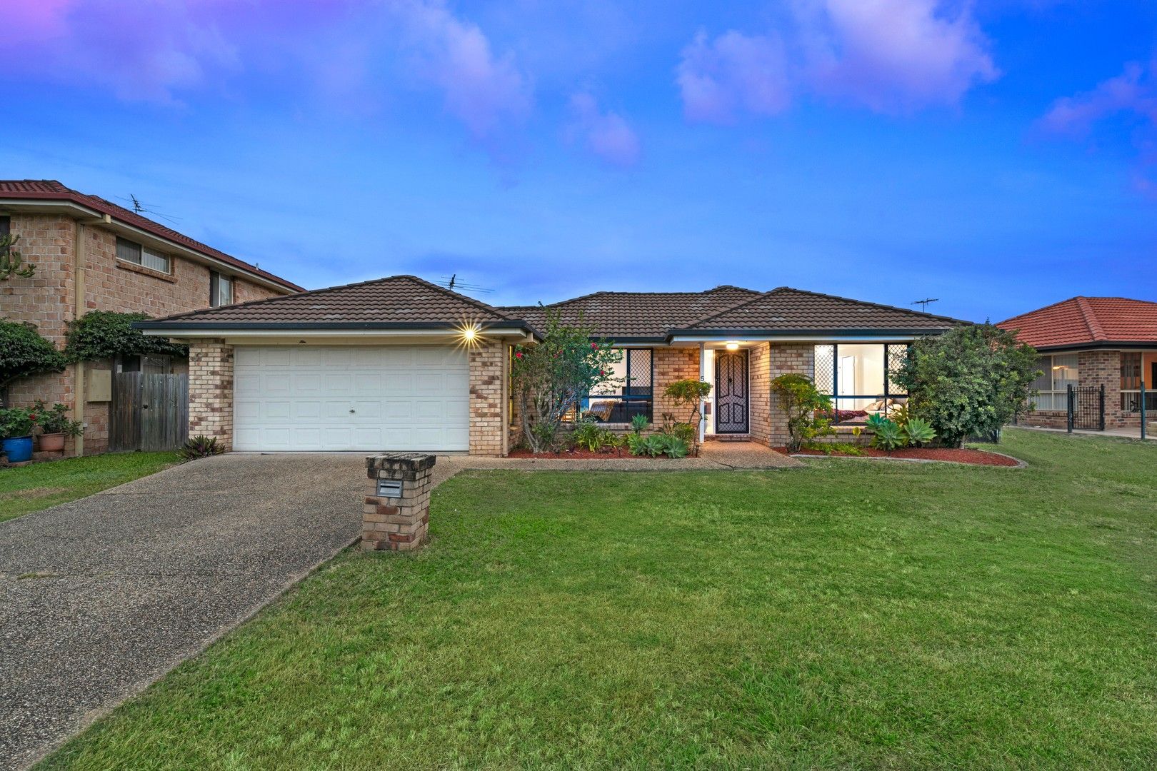 3 bedrooms House in 5 Lake Amaroo Ct LOGAN RESERVE QLD, 4133