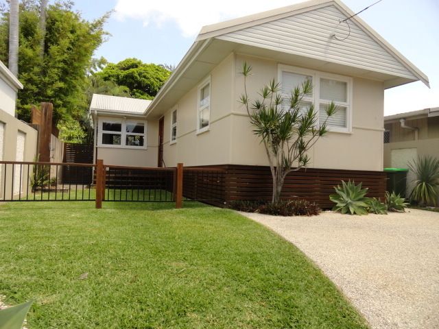 2 bedrooms House in 50 Roderick Street MOFFAT BEACH QLD, 4551