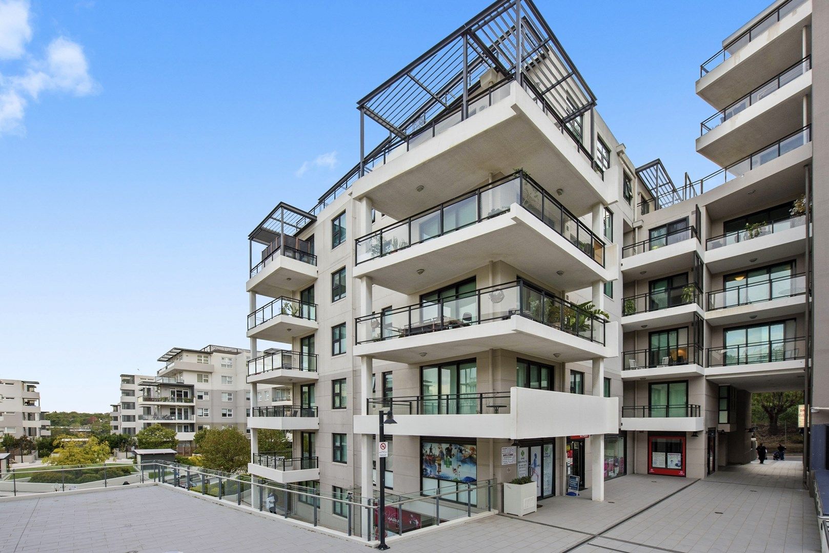 1 bedrooms Apartment / Unit / Flat in 18/9 Bay Drive MEADOWBANK NSW, 2114