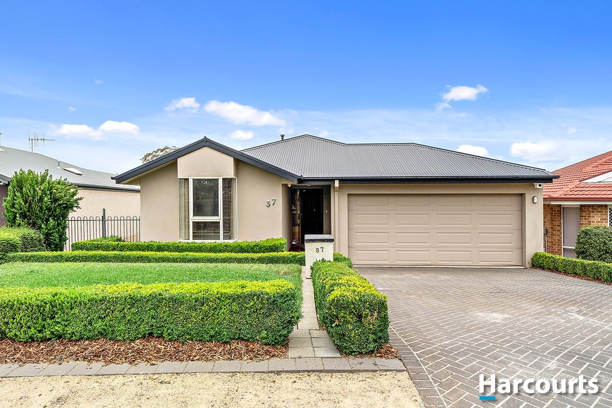 37 Proserpine Circuit, Amaroo ACT 2914