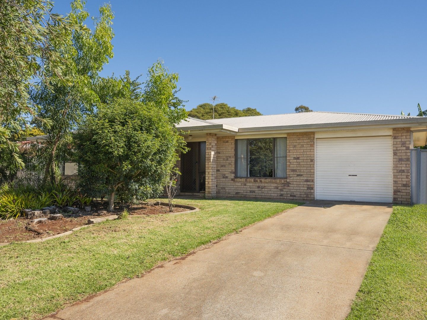 16 Donna Court, Kearneys Spring QLD 4350, Image 0