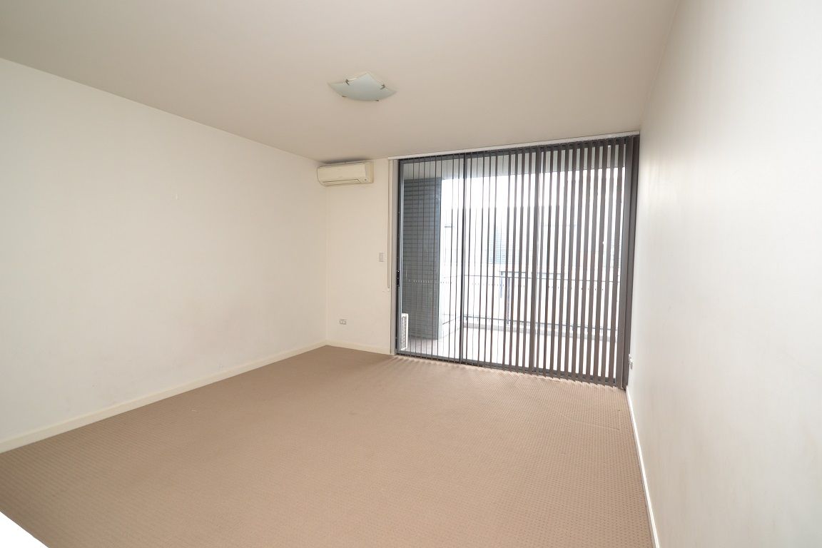 1 bedrooms Apartment / Unit / Flat in 25B/88-100 James Ruse Dr ROSEHILL NSW, 2142