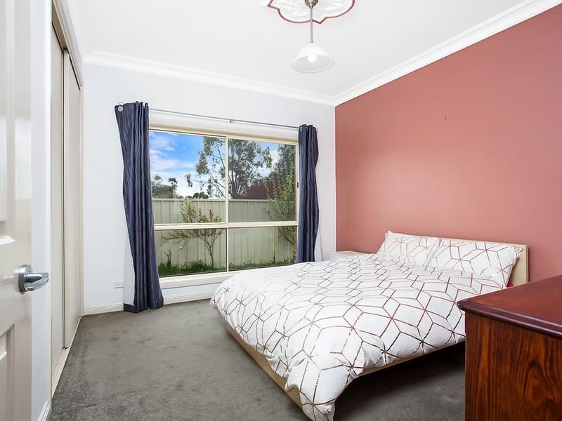 19 Polo Hill Rd, Mortlake VIC 3272, Image 2