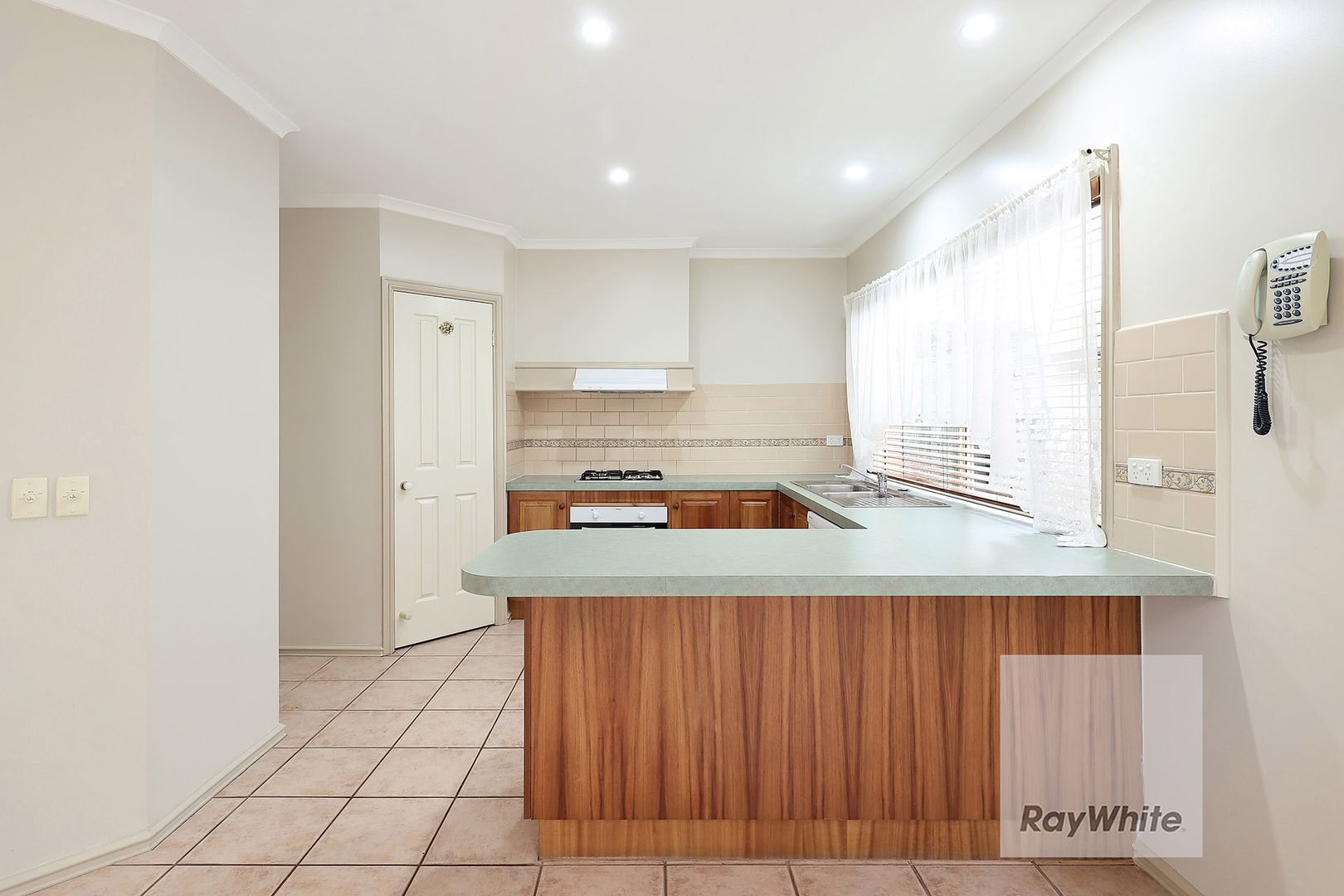 9 Herring Court, Roxburgh Park VIC 3064, Image 2