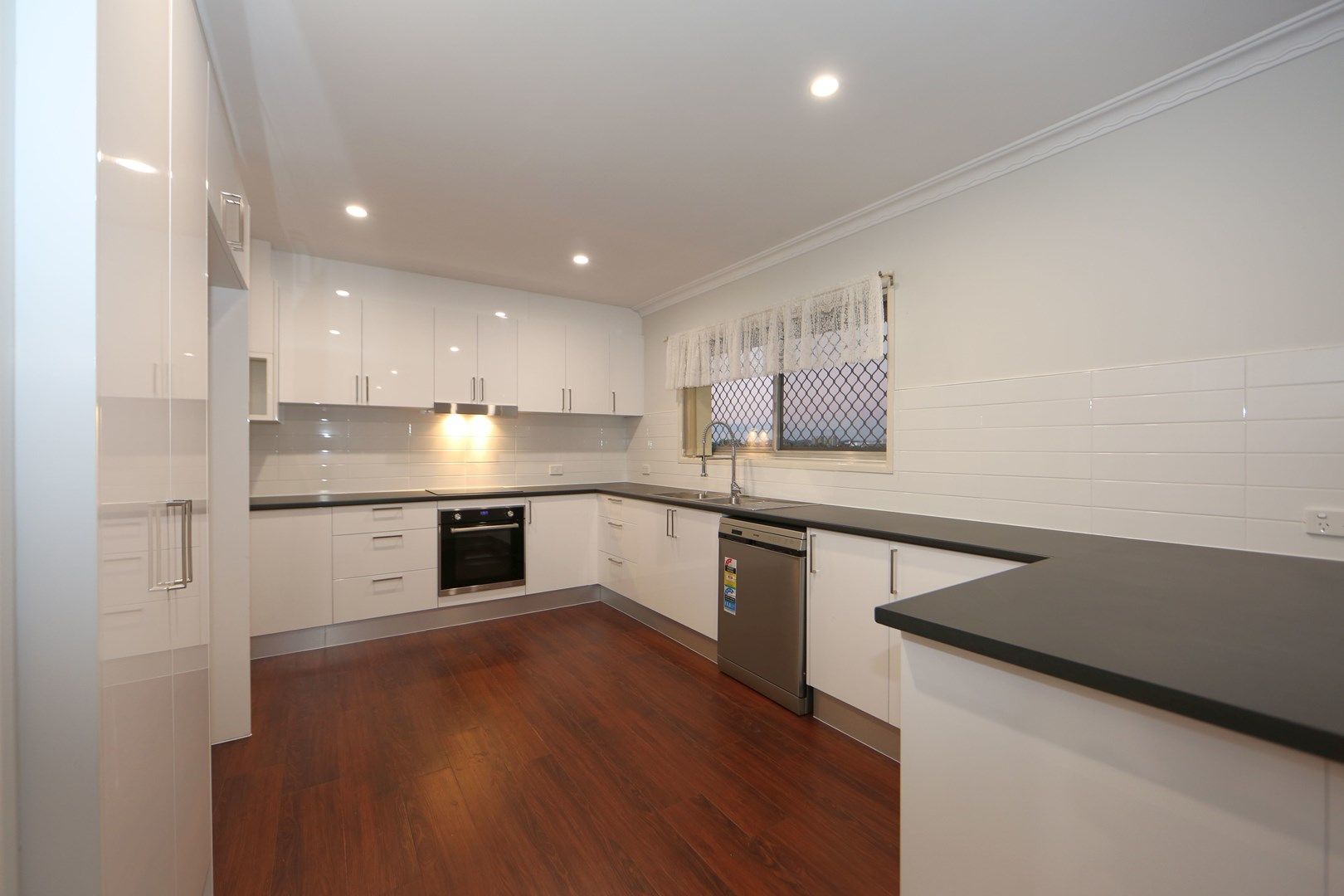 32 Fleetwood St, Macgregor QLD 4109 House For Rent Domain