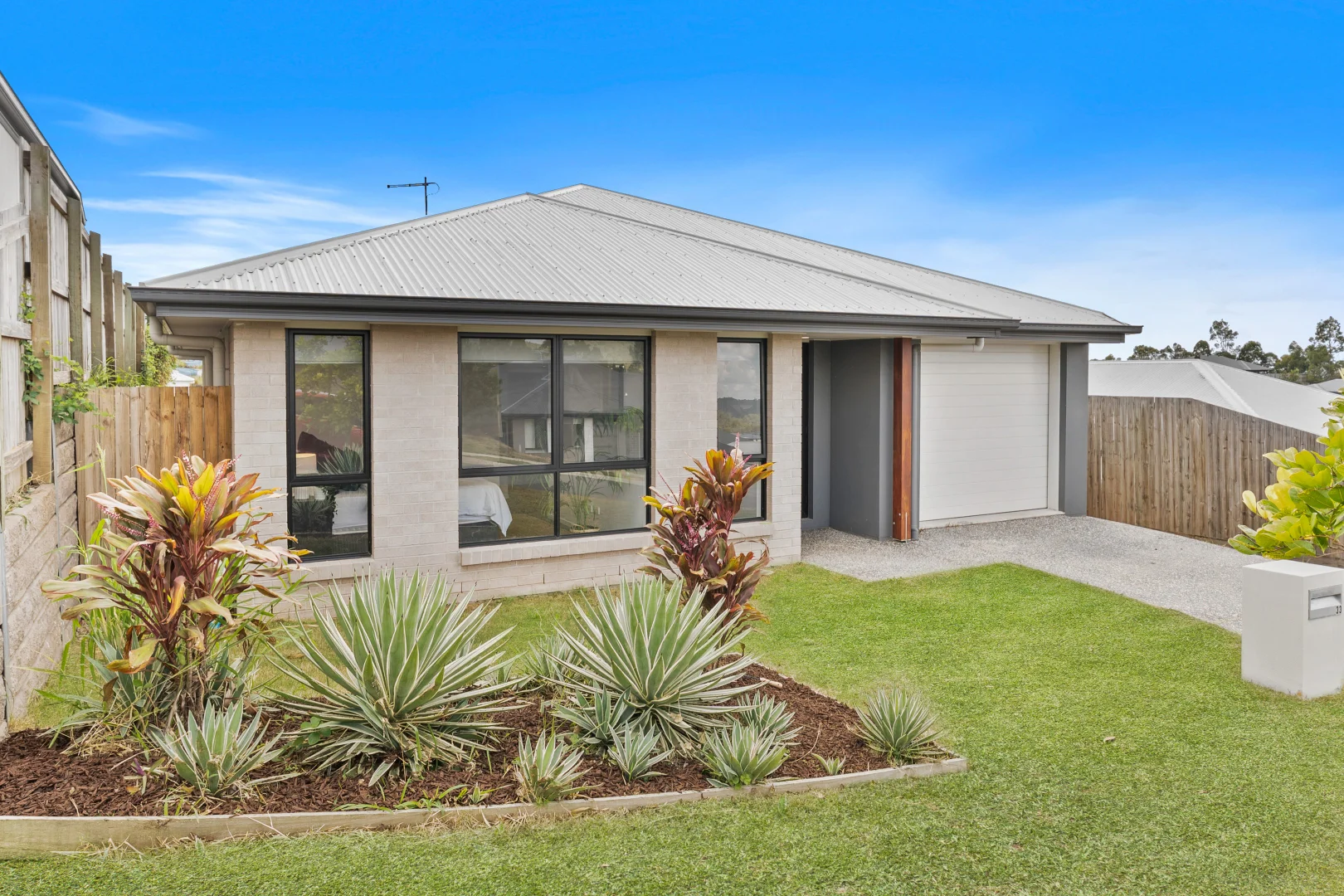 Primary image of 33 Tejo Street, Holmview QLD 4207