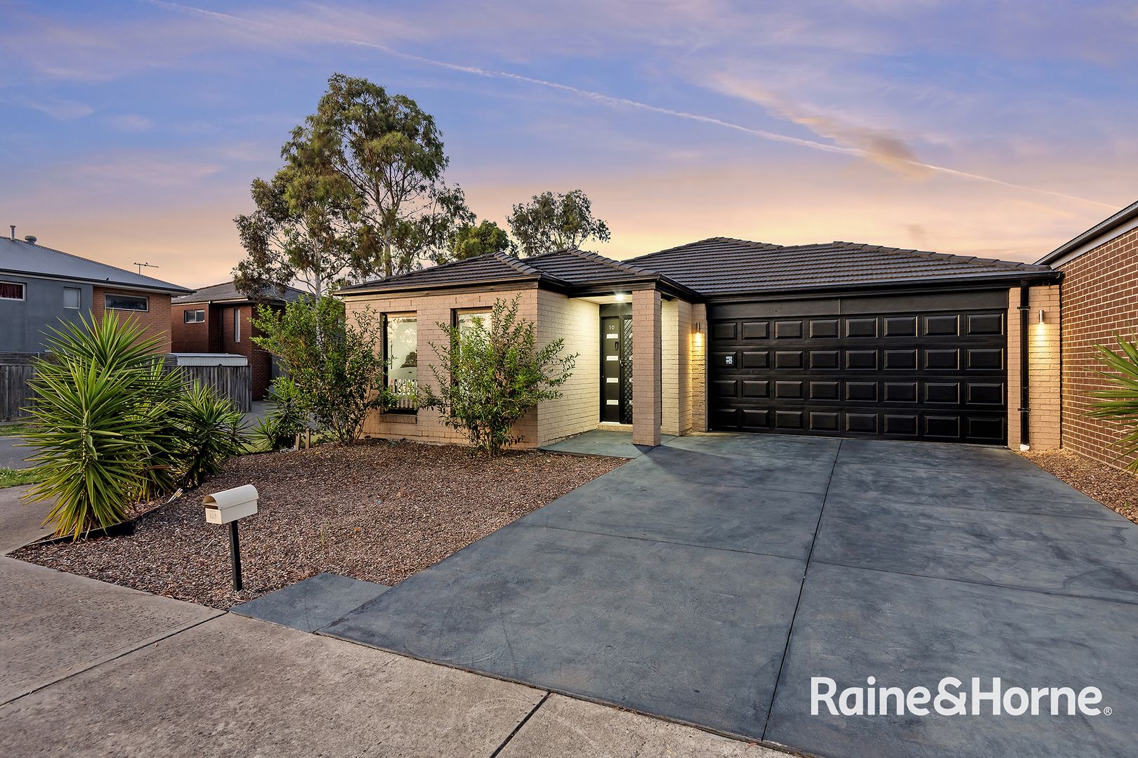 10 Harvard Street, Cranbourne West VIC 3977, Image 1